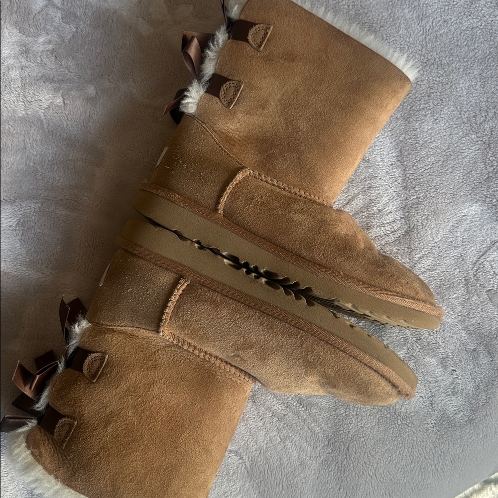 Youth/Kids Ugg Bailey Bow II Boot - Picture 6 of 10